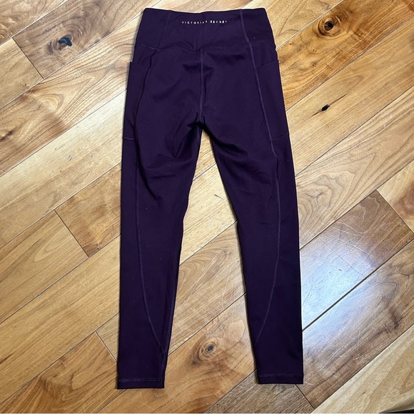 Victoria’s Secret Leggings *WITH POCKETS* - Picture 3 of 4